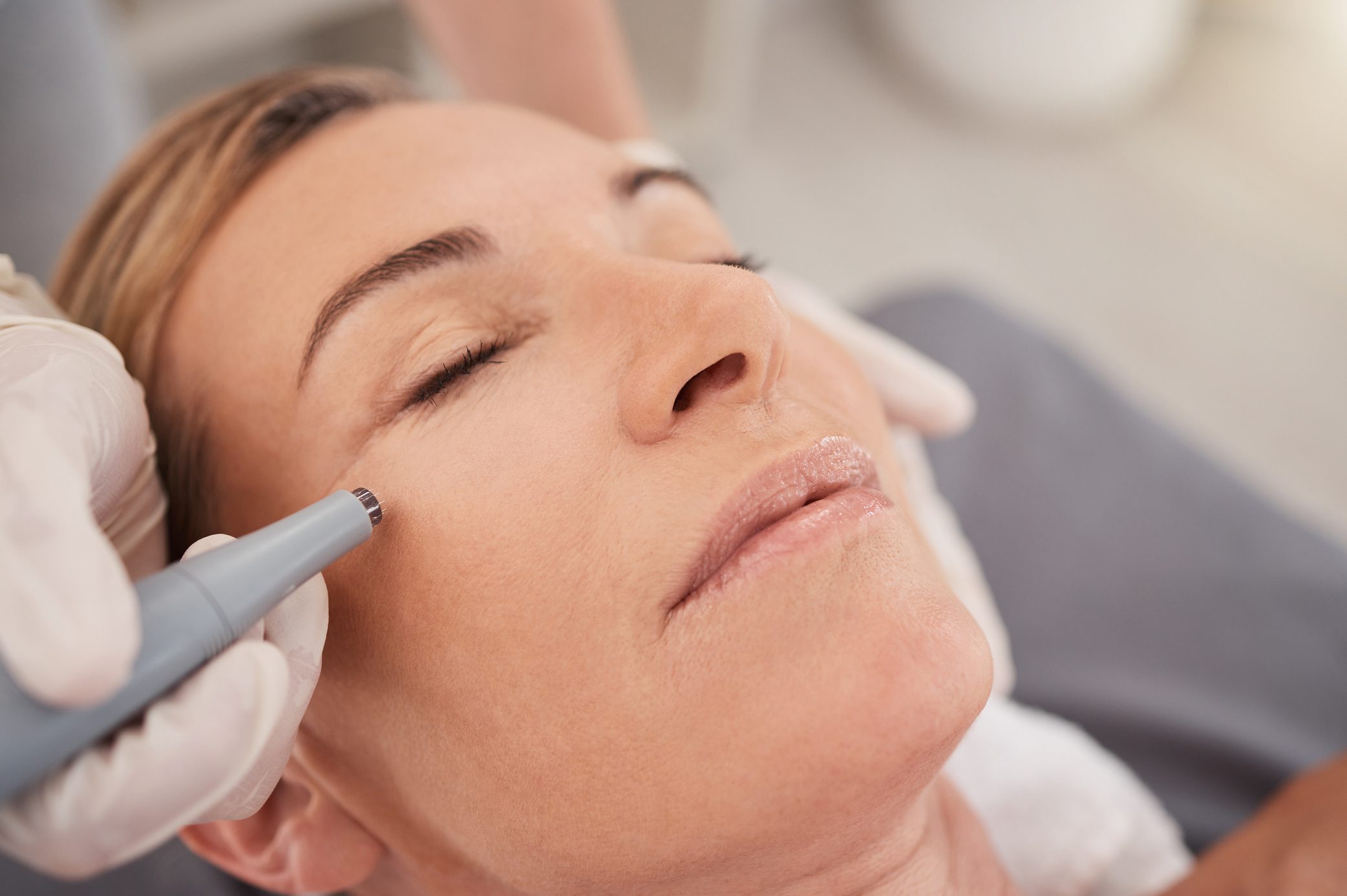 The Pros And Cons Of Popular Anti-Aging Treatments